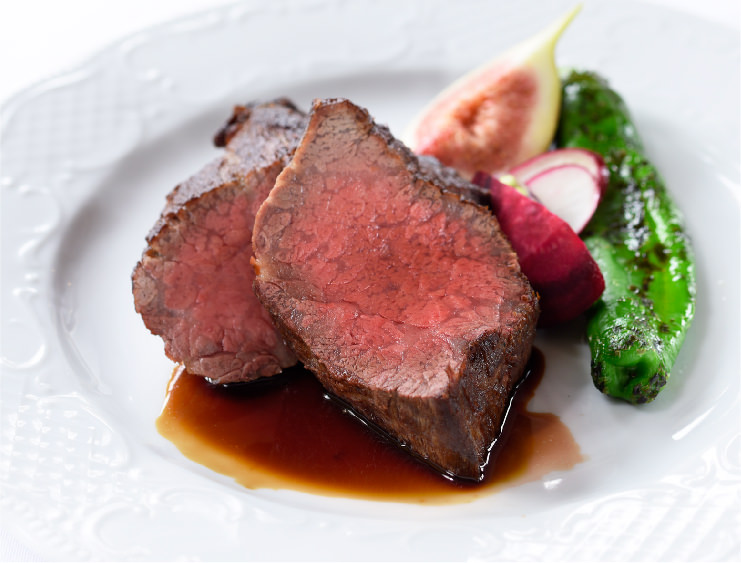 リストランテモトムラのこだわりの赤身肉の炭火焼